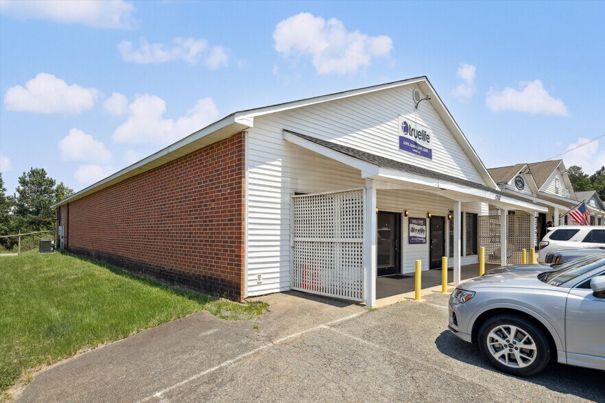 More Photos Of 12048 Stallings Commerce Dr, Matthews Storefront Retail Office For Sale