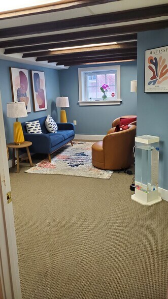 More Photos Of 19 E Market St, Leesburg Office For Lease