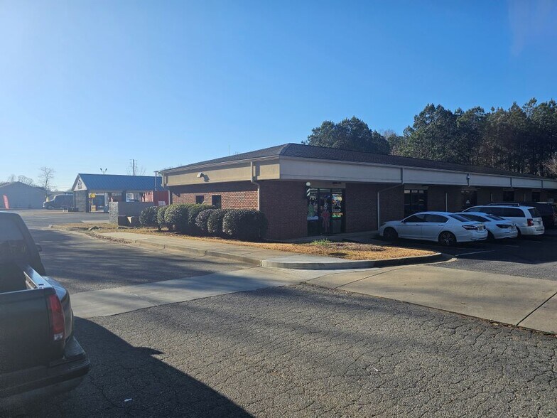 More Photos Of 5509 Radford Rd, Flowery Branch Office For Sale