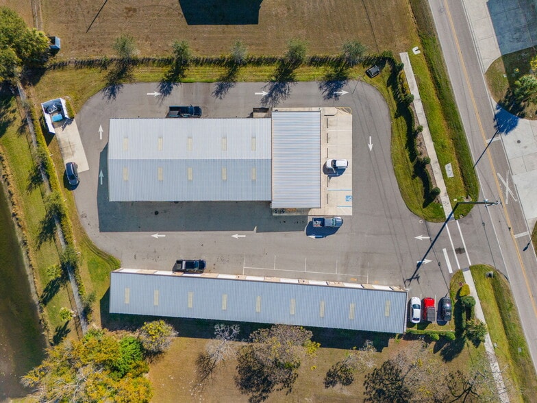 More Photos Of 810-814 49th St E, Palmetto Warehouse For Lease