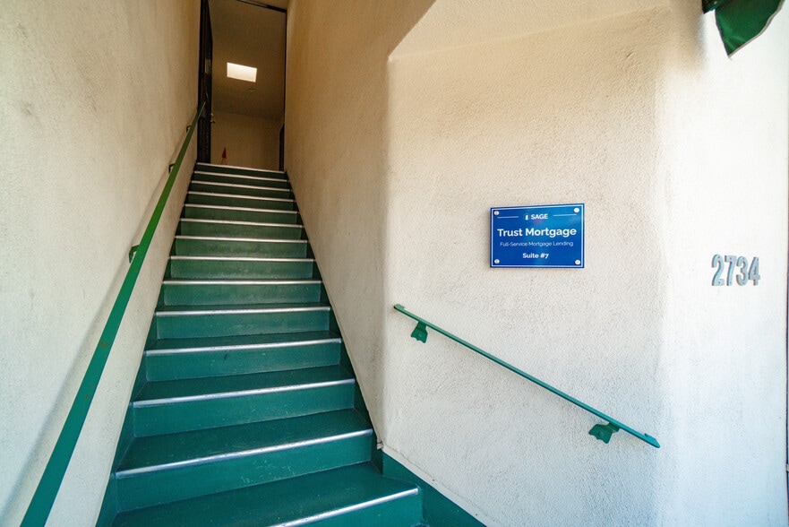 More Photos Of 2734 E Broadway, Long Beach Loft Creative Space For Sale