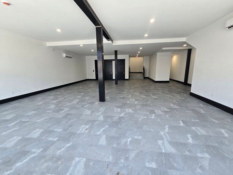 More Photos Of 2297 Main St, Buffalo Storefront Retail Residential For Lease