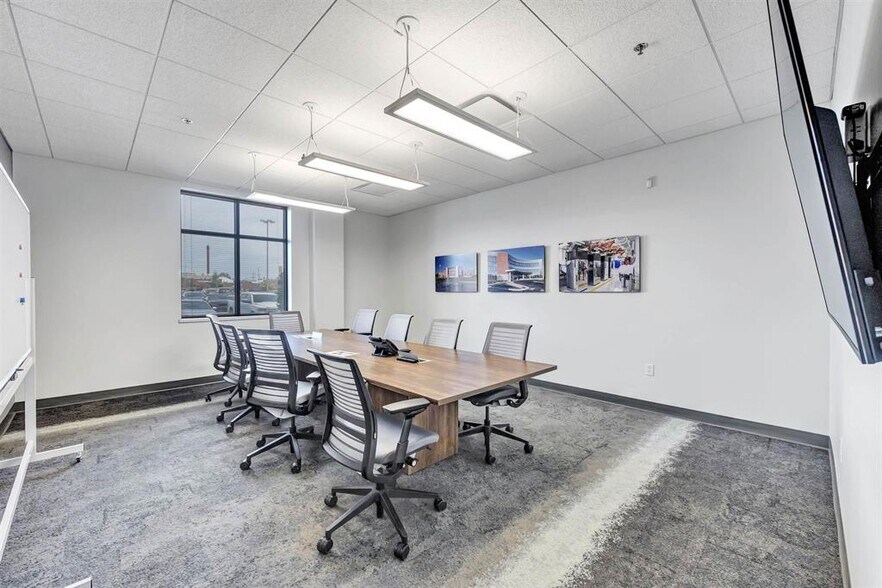 More Photos Of 325 Reid St, De Pere Office For Lease