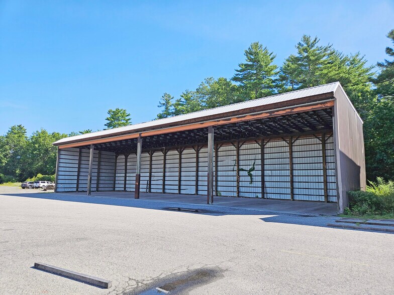 More Photos Of 36 Depot Rd, Kingston Lumberyard For Lease