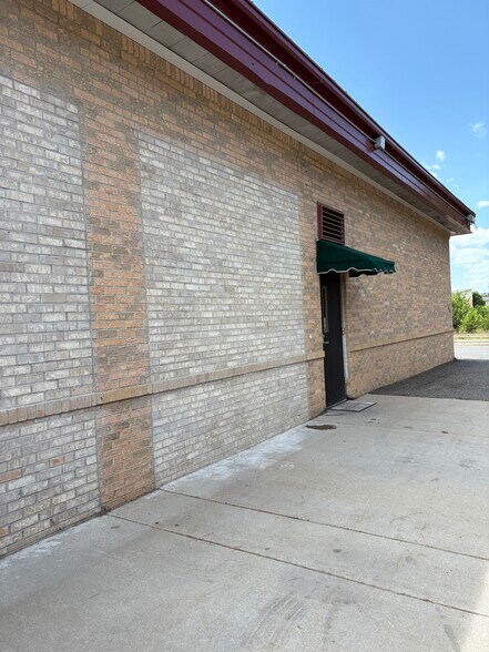 More Photos Of 4405 Chambers Rd, Denver General Retail For Sale