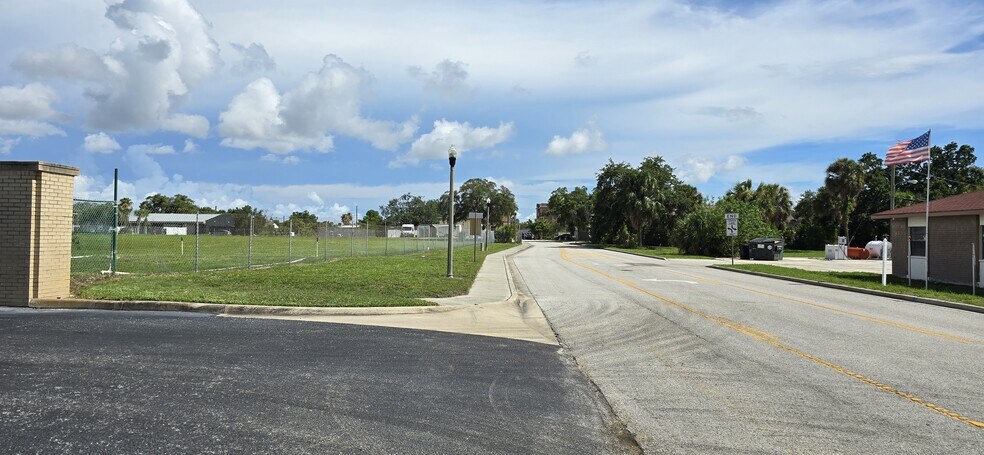 More Photos Of 1141 Pierce St, Clearwater Warehouse For Sale