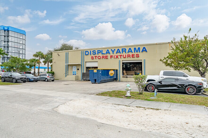 More Photos Of 4000 N 28th Ter, Hollywood Warehouse For Lease