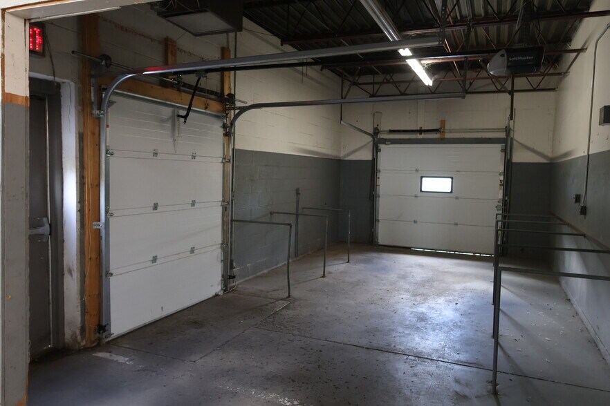 More Photos Of 2204-2230 Erie Blvd, Syracuse Manufacturing For Lease