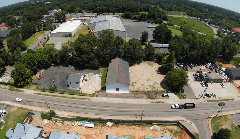 More Photos Of 3308 Rozzelles Ferry Rd, Charlotte Warehouse For Sale