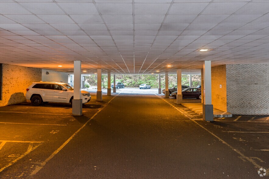 More Photos Of 25 Lindsley Dr, Morristown Medical For Lease