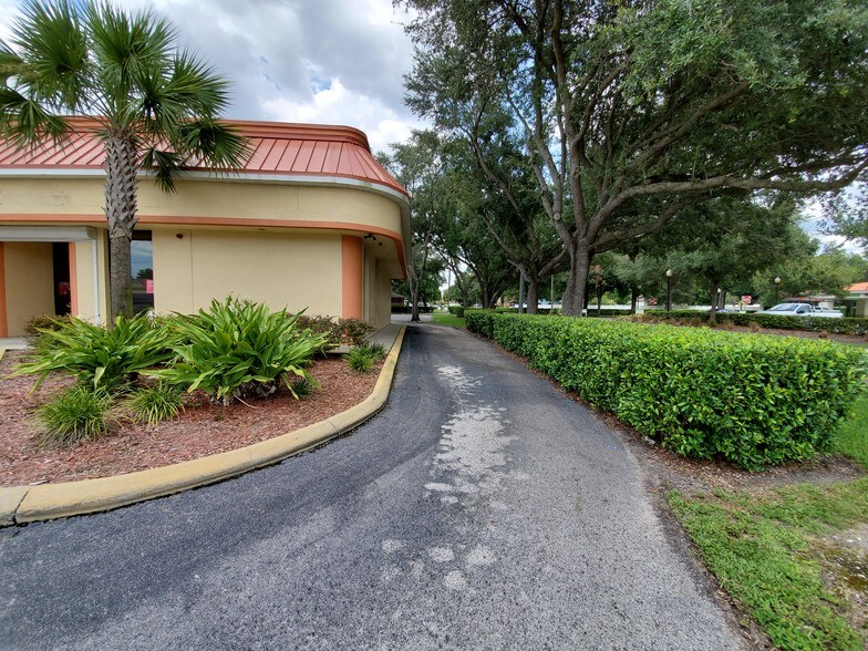 More Photos Of 5144 E Busch Blvd, Tampa Bank For Sale