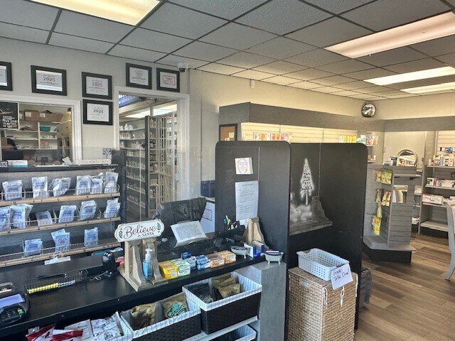 More Photos Of 610 E Franklin St, Monroe Drugstore For Sale