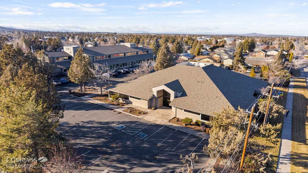 More Photos Of 2698 NE Courtney Dr, Bend Medical For Lease