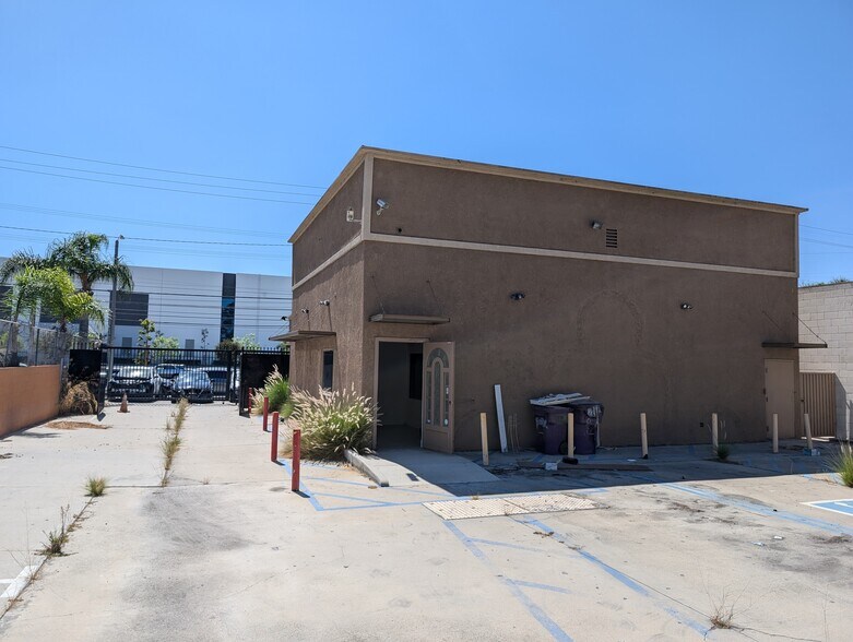 More Photos Of 2421 E Artesia Blvd, Long Beach Warehouse For Lease