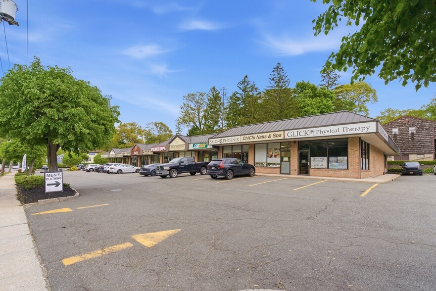 More Photos Of 444 W Jericho Tpke, Huntington Storefront Retail Office For Sale