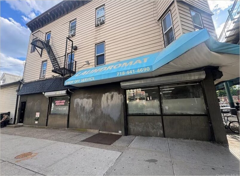 Primary Photo Of 10124 Jamaica Ave, Richmond Hill Apartments For Sale