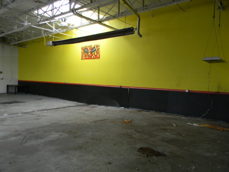 More Photos Of 1212 Abbott Rd, Buffalo Auto Dealership For Lease