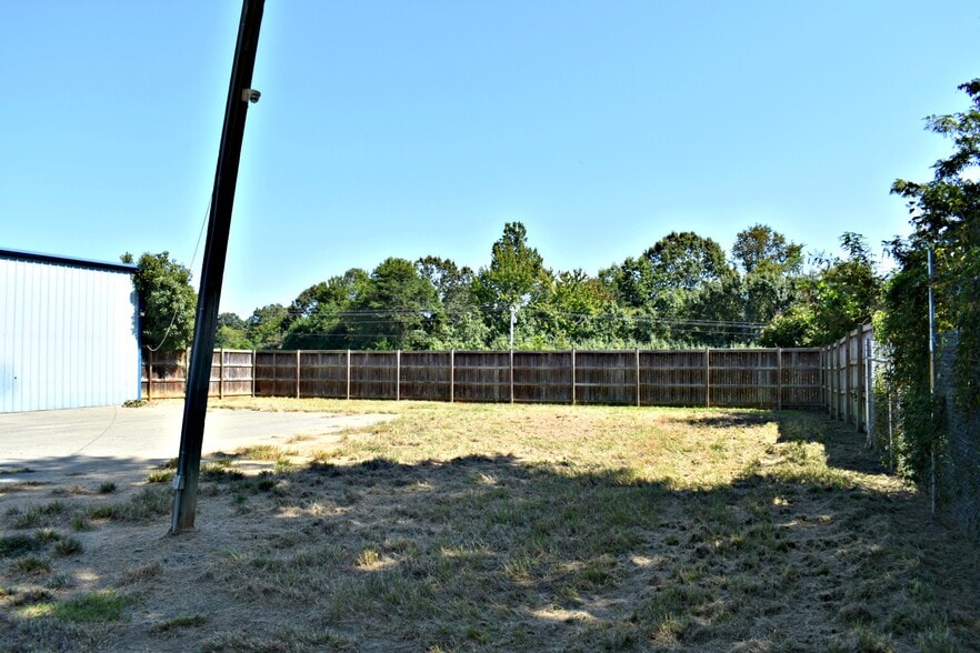 More Photos Of 11275 Edge Hill Rd, Newburg Service For Sale