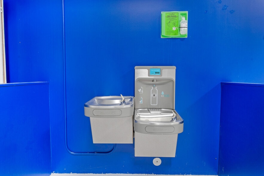 More Photos Of 3102 100th St SW, Everett Warehouse For Lease