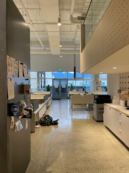 More Photos Of 939 Hastings St E, Vancouver Flex For Sale