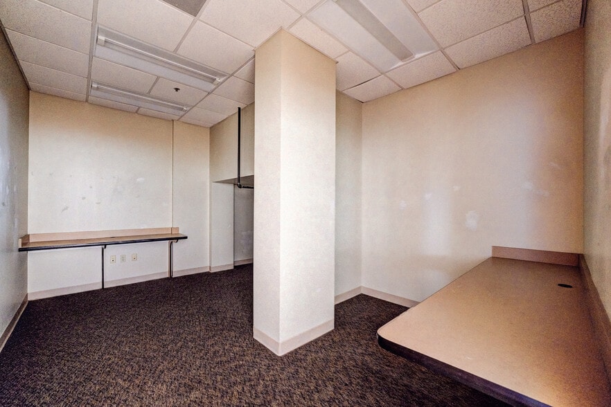 More Photos Of 324 Fm-1960 Rd, Houston General Retail For Sale