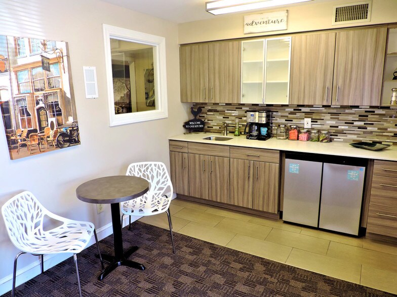 More Photos Of 207 Leedom St, Jenkintown Office Residential For Lease