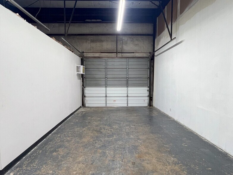 More Photos Of 6803-6831 Breeden Ave, San Antonio Light Manufacturing For Lease