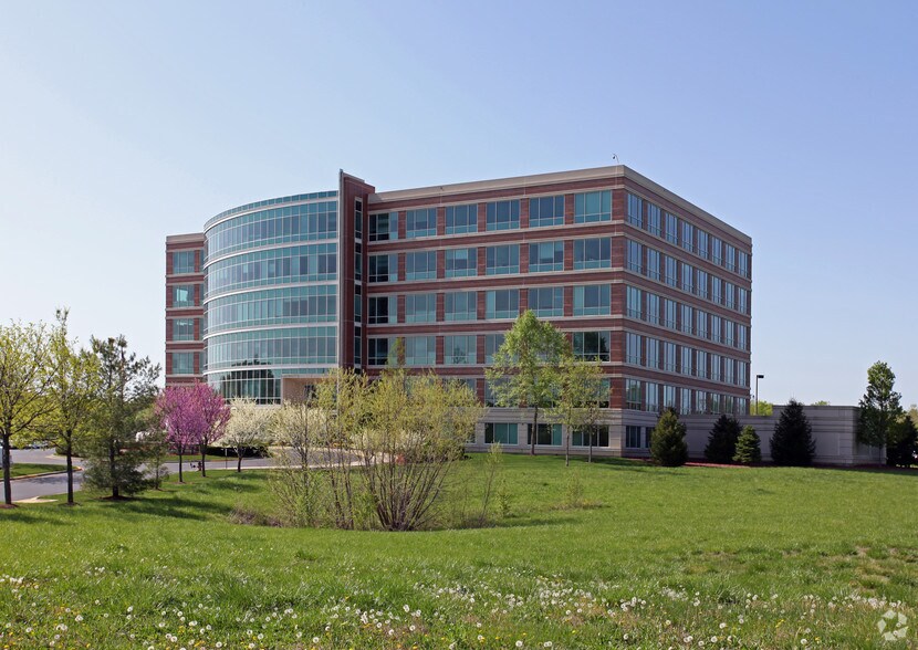 More Photos Of 11400 Tomahawk Creek Pky, Leawood Office For Lease