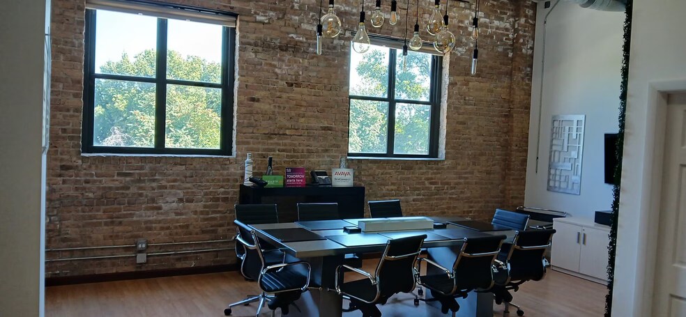 More Photos Of 4256 N Ravenswood Ave, Chicago Loft Creative Space For Lease