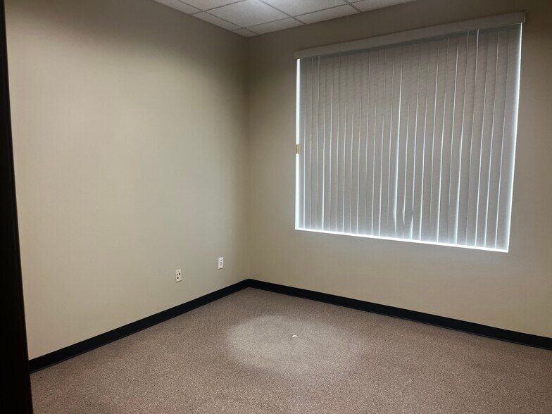 More Photos Of 7490 Commercial Way, Henderson Warehouse For Sale