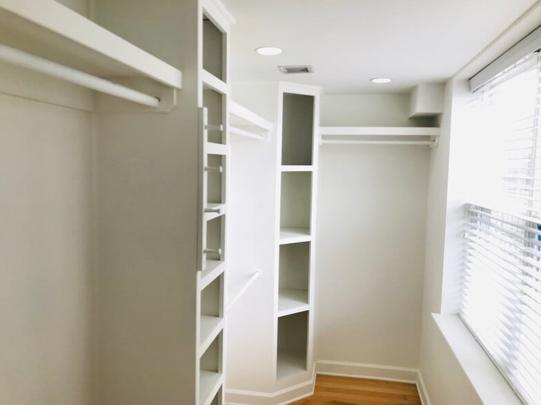 More Photos Of 827 N State St, Jackson Apartments For Sale