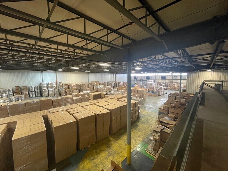 More Photos Of 500 Soho Dr, Adairsville Warehouse For Lease