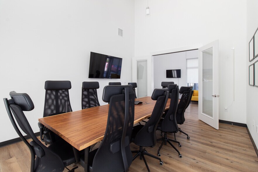 More Photos Of 4438 State Highway 6, College Station Office For Lease