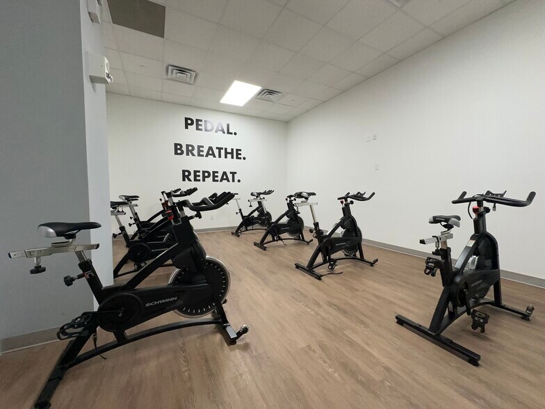 More Photos Of 1085 Raymond Blvd, Newark Office For Lease