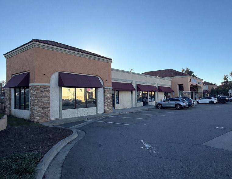Primary Photo Of 703-705 Center Dr, San Marcos Storefront Retail Office For Lease
