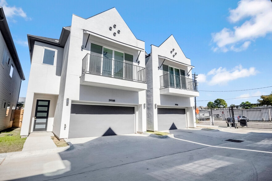 More Photos Of , Houston Multifamily For Sale