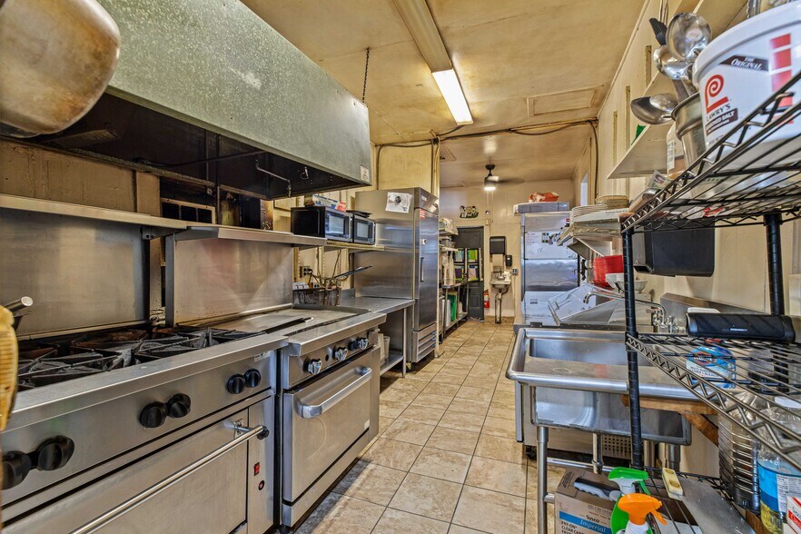 More Photos Of 30048 Yosemite Blvd, La Grange Bar For Sale