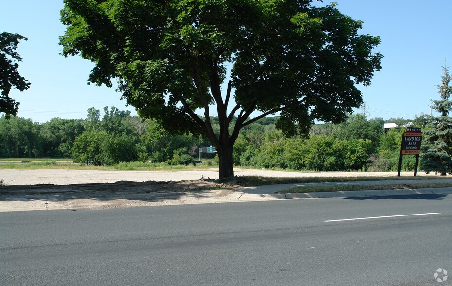 More Photos Of 6701 W 78th St, Bloomington Land For Lease