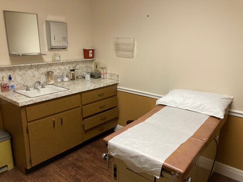 More Photos Of 2215 Nebraska Ave, Fort Pierce Medical For Lease