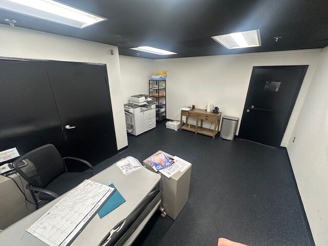 More Photos Of 330 Plaza Dr, Folsom Warehouse For Lease