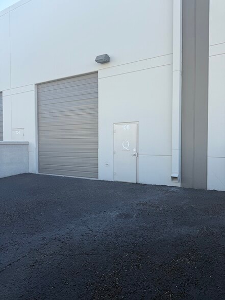 More Photos Of 2610 E Mohawk Ln, Phoenix Warehouse For Sale