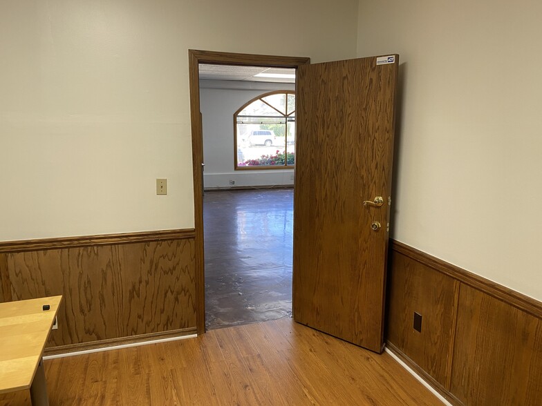 More Photos Of 112-114 S Catalina Ave, Redondo Beach Office For Lease