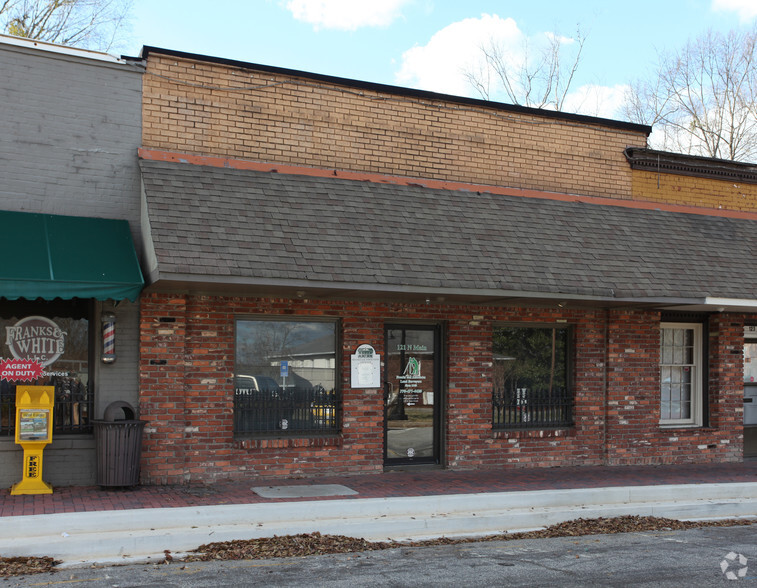 Primary Photo Of 121 N Main St, Jonesboro Office For Lease