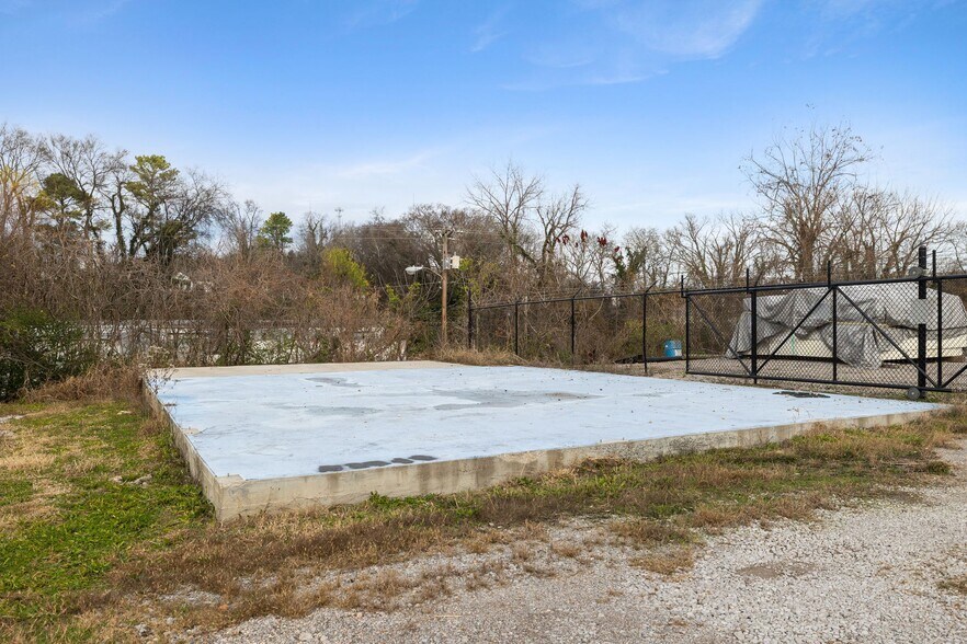 More Photos Of 1080 S Beckett St, Columbia Warehouse For Sale
