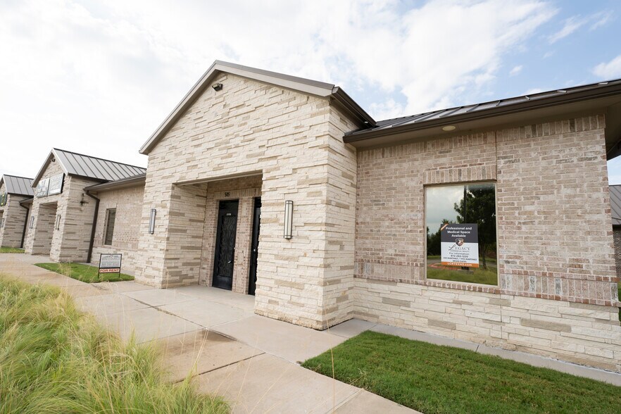 More Photos Of 1400 N Coit Rd, McKinney Unknown For Lease