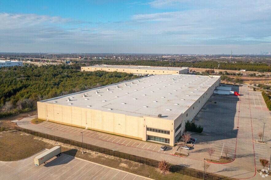 More Photos Of 3901 Corporate Dr, Lancaster Distribution For Lease