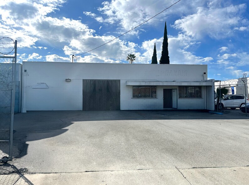Primary Photo Of 16146 Leadwell St, Van Nuys Warehouse For Lease