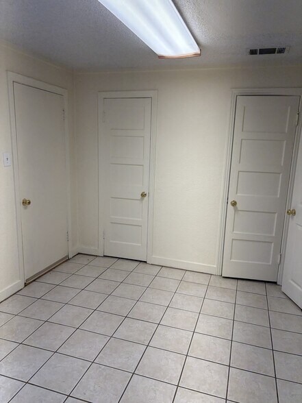 More Photos Of 116 Santa Fe Dr, Weatherford Office For Lease