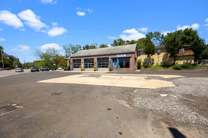 More Photos Of 2304 Huntingdon Pike, Huntingdon Valley Auto Repair For Sale