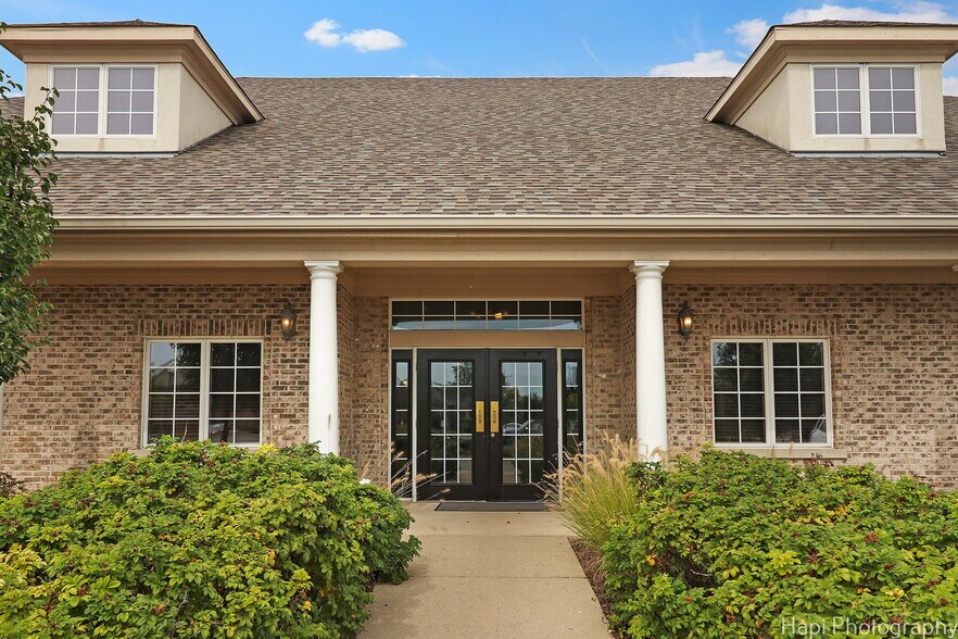 More Photos Of 3 Executive Ct, South Barrington Medical For Lease